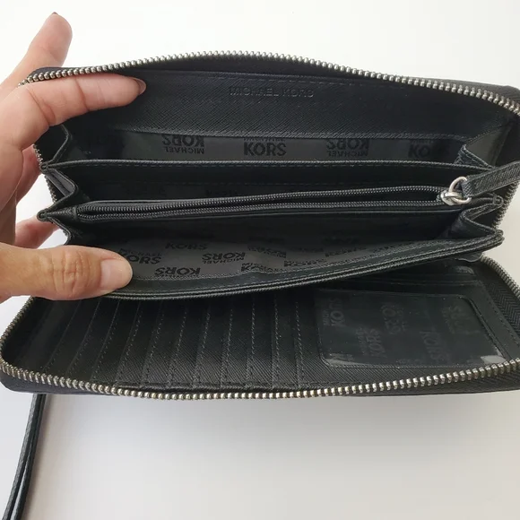 Michael Kors Large Jet Set Continental Black W/Silver Hardware Leather Wallet - Picture 6 of 9